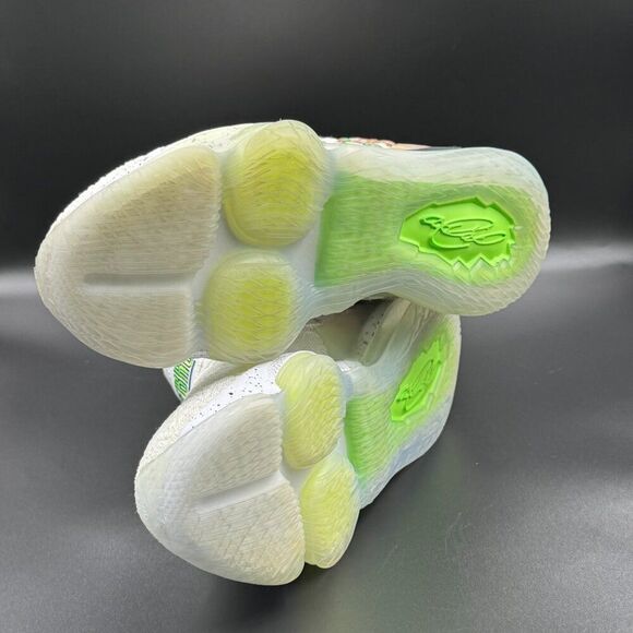 Nike LeBron 17 'Air Command Force' - Picture 8 of 10